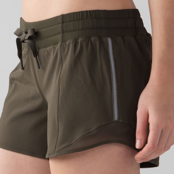 Lululemon Hotty Hot Short (Long 4")
Dark Olive shorts athletic running size 2 - Picture 3 of 13